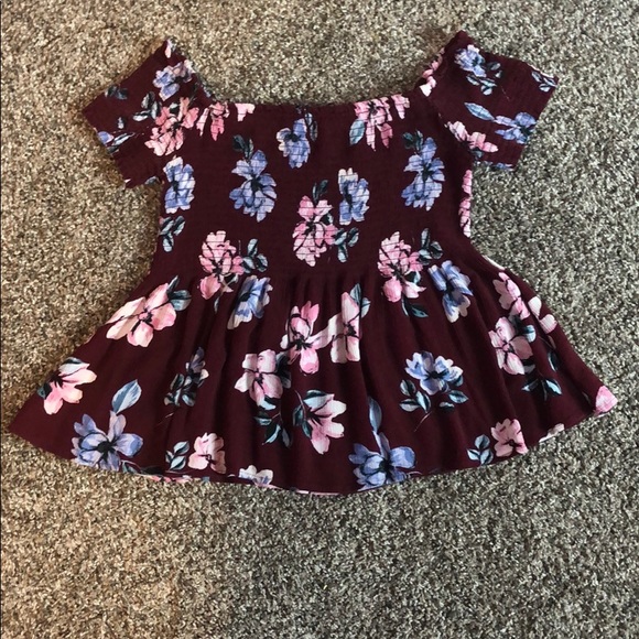 Off the shoulder flowy shirt - Picture 1 of 1